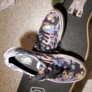 Vans "Off the wall" Nintendo Game Over Donkey Kong skateboard shoes.